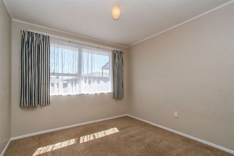 Photo of property in 14 Nikau Street, Inglewood, 4330