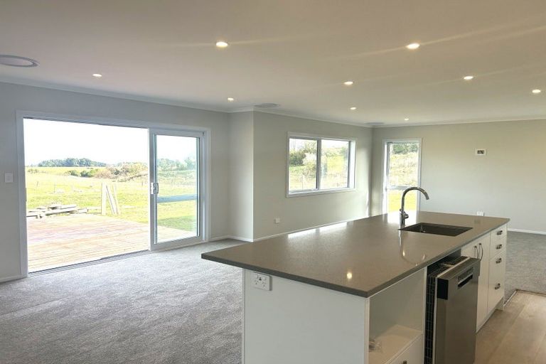 Photo of property in 30 Henderson Street, Kimbolton, 4774