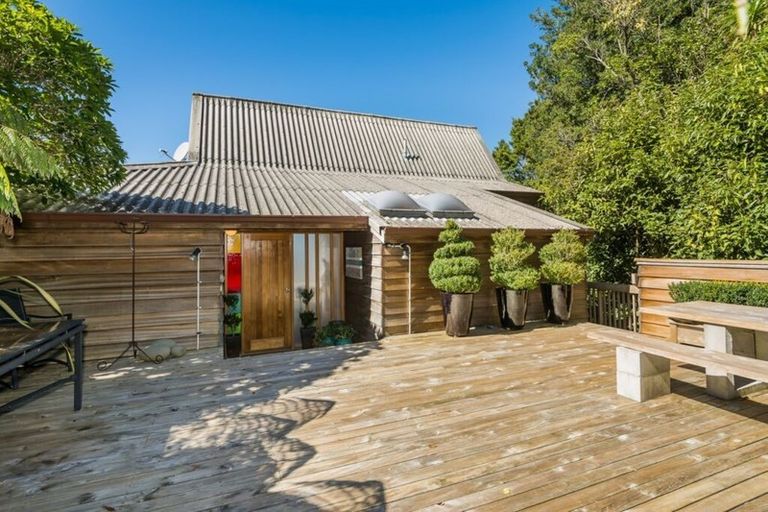 Photo of property in 81 Woodlands Crescent, Browns Bay, Auckland, 0630