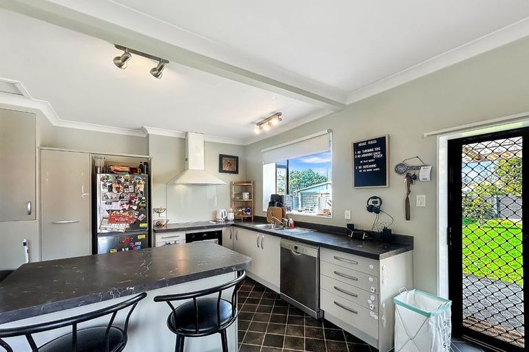 Photo of property in 110 Savage Crescent, West End, Palmerston North, 4412