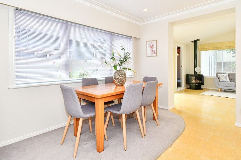 Photo of property in 3 Frank Place, Hillpark, Auckland, 2102