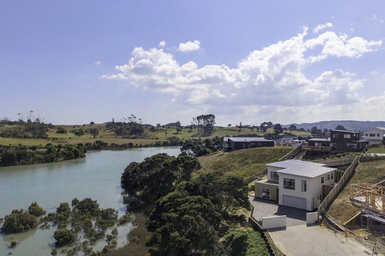 Photo of property in 98 Omahina Street, Raglan, 3225