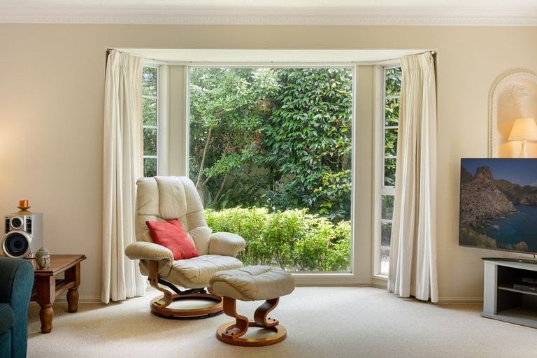 Photo of property in 52 Sunrise Avenue, Mount Maunganui, 3116