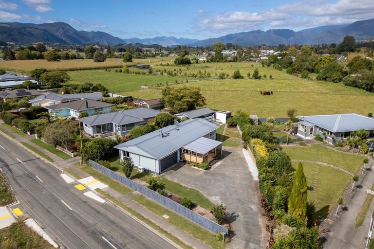 Photo of property in 30 Meihana Street, Takaka, 7110