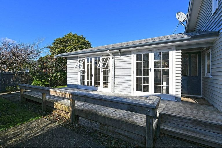 Photo of property in 24 Fitzherbert Street, Alicetown, Lower Hutt, 5010
