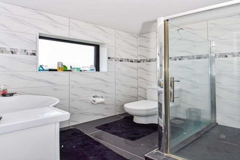 Photo of property in 7 Clendon Place, Manurewa, Auckland, 2102