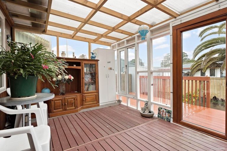 Photo of property in 66a Parrs Cross Road, Henderson, Auckland, 0612