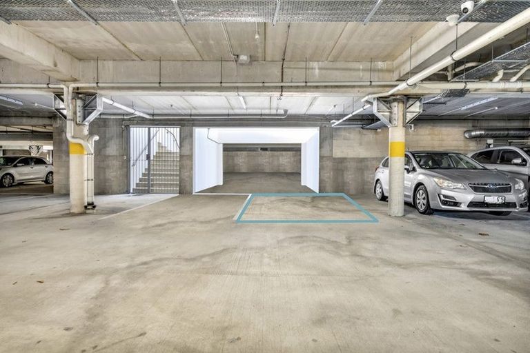 Photo of property in 10/11 Carlos Drive, Flat Bush, Auckland, 2016