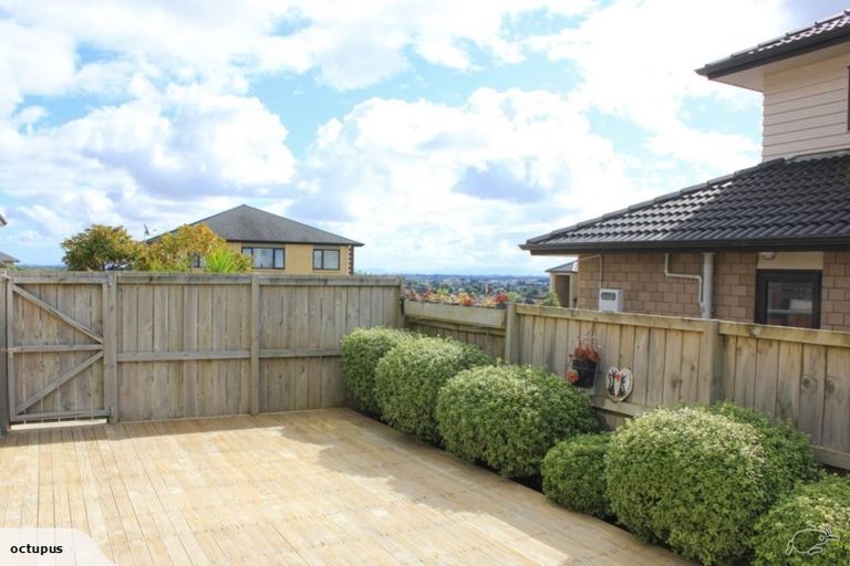 Photo of property in 4 Kirikiri Drive, Papakura, 2110