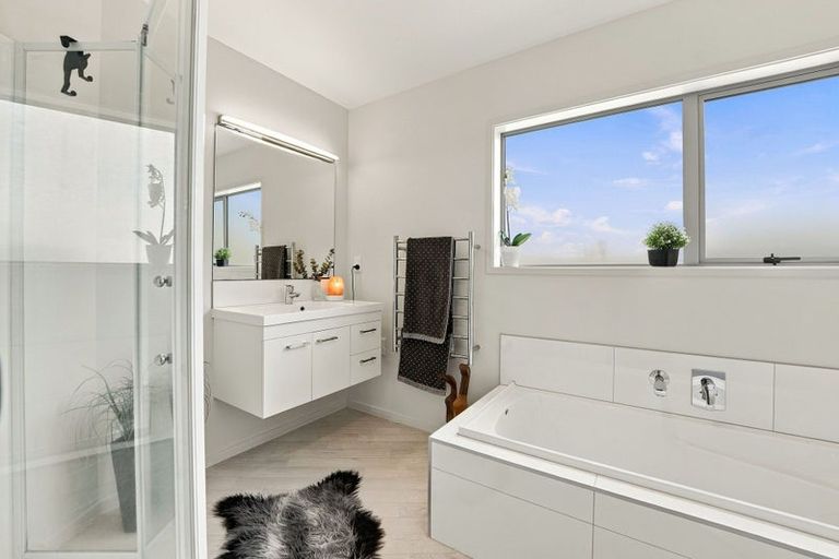 Photo of property in 9 Coach Drive, Otumoetai, Tauranga, 3110