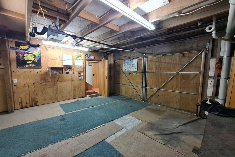 Photo of property in 9 Lindaver Grove, Merrilands, New Plymouth, 4312