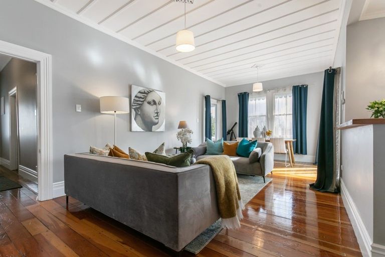 Photo of property in 36 Ray Small Drive, Papakura, 2110