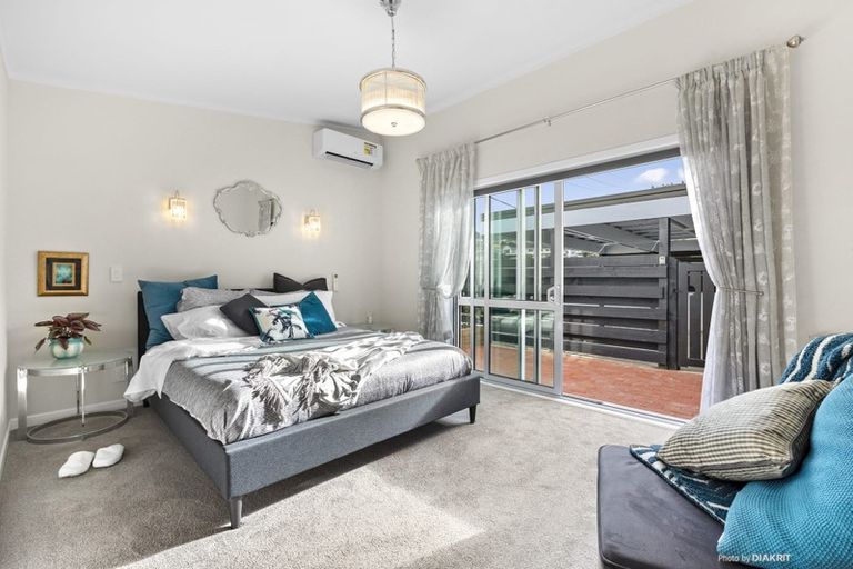 Photo of property in 11 Harbour Park Terrace, Khandallah, Wellington, 6035