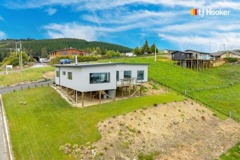 Photo of property in 38 Nore Street, Waihola, Milton, 9073