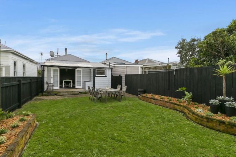 Photo of property in 6 Beach Street, Petone, Lower Hutt, 5012
