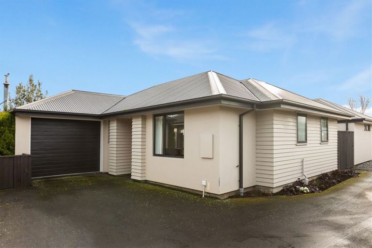 Photo of property in 109b Memorial Avenue, Burnside, Christchurch, 8053