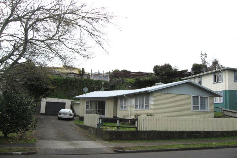 Photo of property in 16 Nash Street, Marfell, New Plymouth, 4310