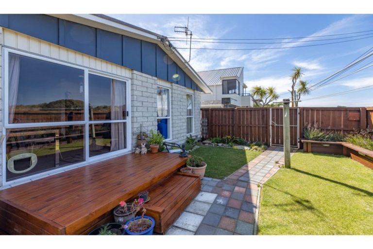 Photo of property in 1/528 Marine Parade, South New Brighton, Christchurch, 8062