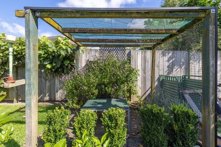 Photo of property in 70 Great South Road, Huntly, 3700