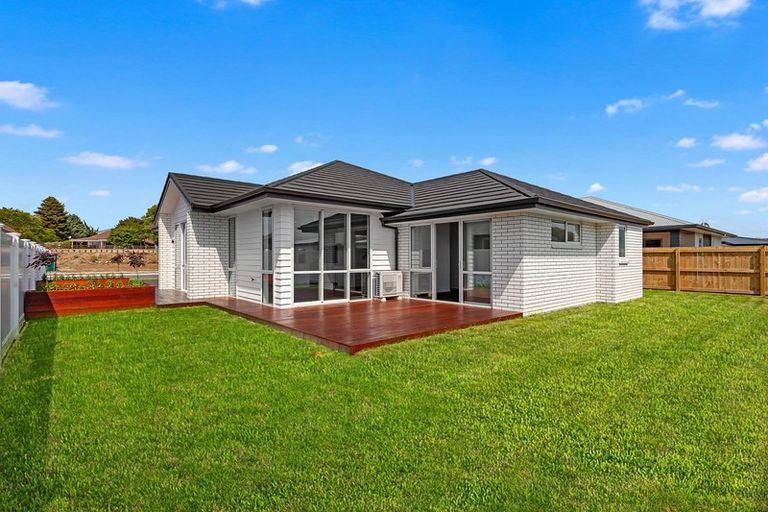 Photo of property in 13 Kakariki Drive, Coastlands, Whakatane, 3120
