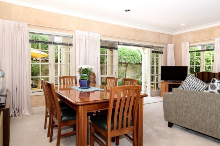 Photo of property in 4/17 Ruakiwi Road, Hamilton Lake, Hamilton, 3204