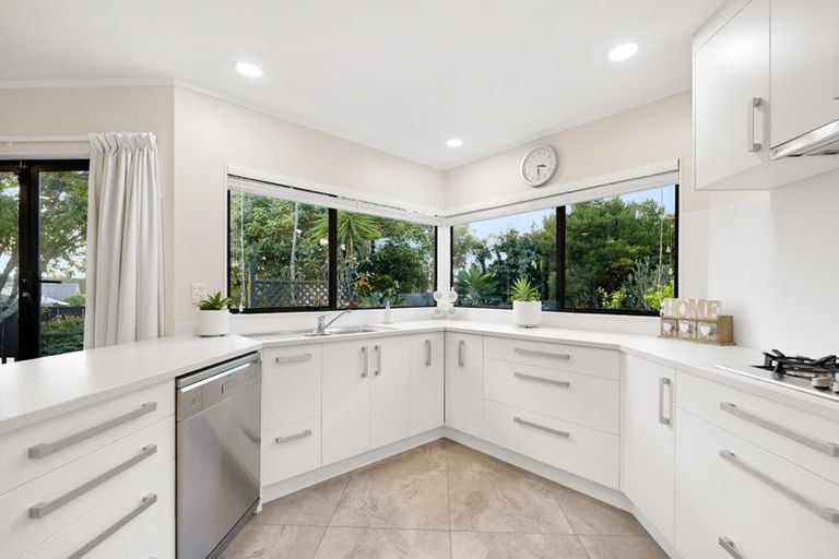 Photo of property in 25 Dallinger Street, St Andrews, Hamilton, 3200