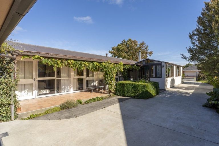 Photo of property in 32 Roberta Drive, Somerfield, Christchurch, 8024