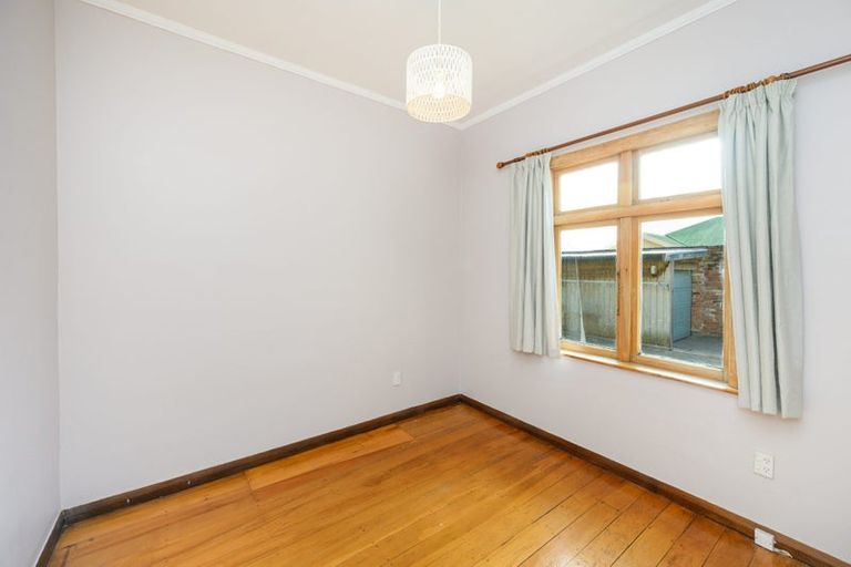 Photo of property in 17 Douglas Street, West End, Palmerston North, 4412