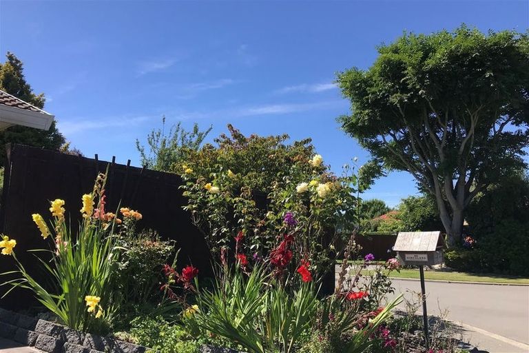 Photo of property in 4 Rowanwood Close, Halswell, Christchurch, 8025