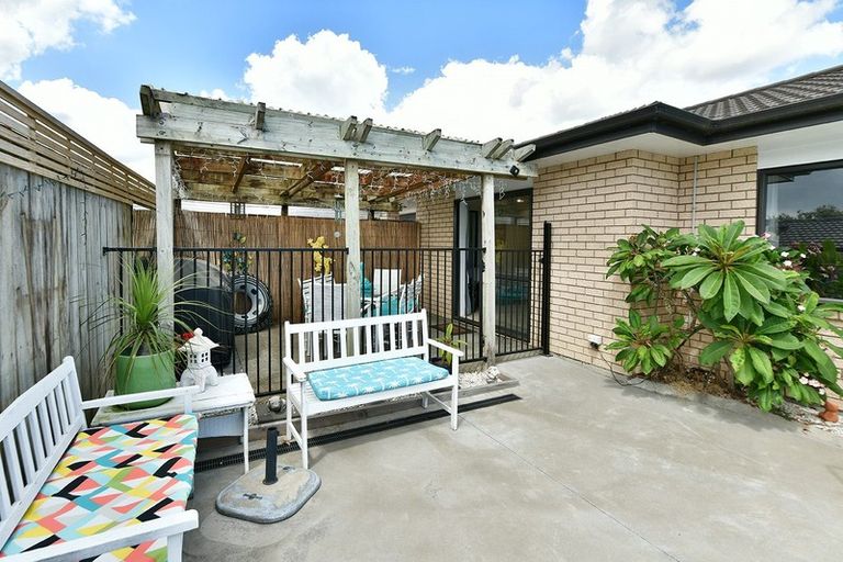 Photo of property in 19 Raabia Close, Parakai, 0830