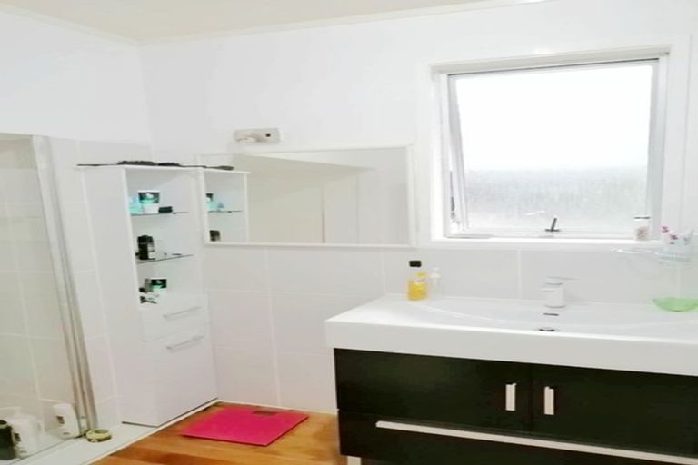 Photo of property in 87c Lancaster Road, Beach Haven, Auckland, 0626