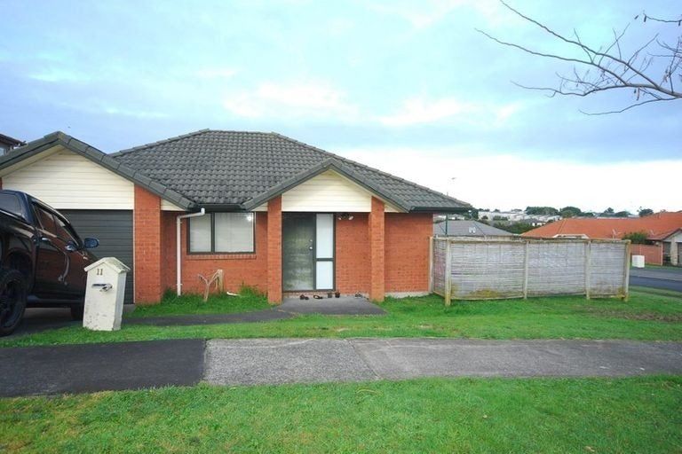 Photo of property in 11 Carrick Glen Avenue, Flat Bush, Auckland, 2019