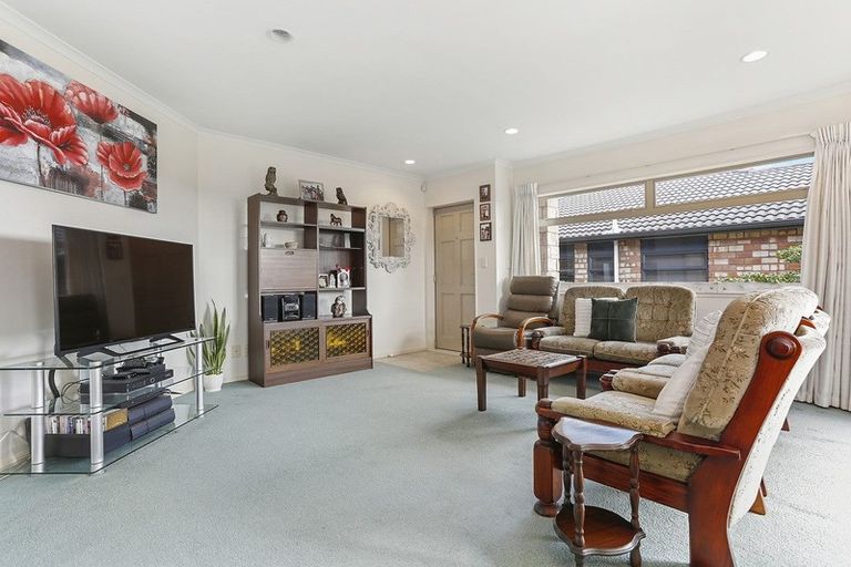 Photo of property in 35 Elan Place, Stanmore Bay, Whangaparaoa, 0932