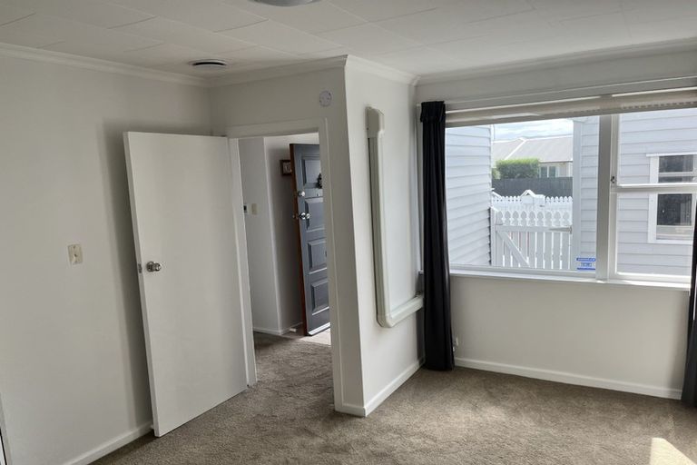 Photo of property in 22 Ferry Street, Seatoun, Wellington, 6022