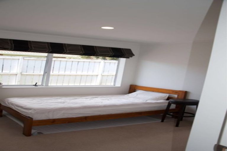 Photo of property in 16 Mirabell Place, Golflands, Auckland, 2013