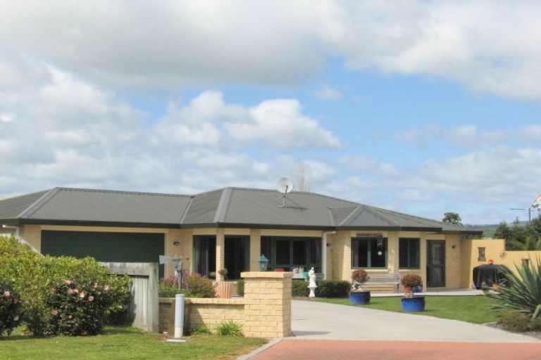 Photo of property in 39 Maesbury Close, Papamoa Beach, Papamoa, 3118