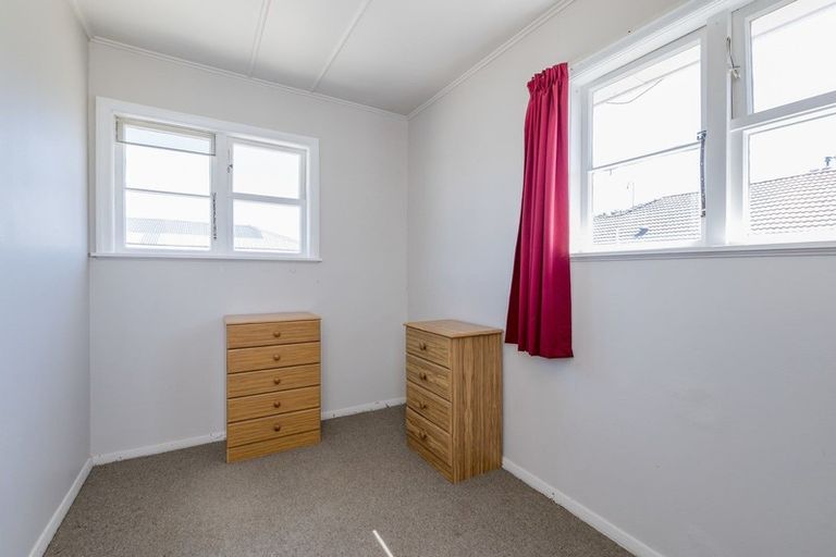 Photo of property in 2 Lincoln Place, Levin, 5510