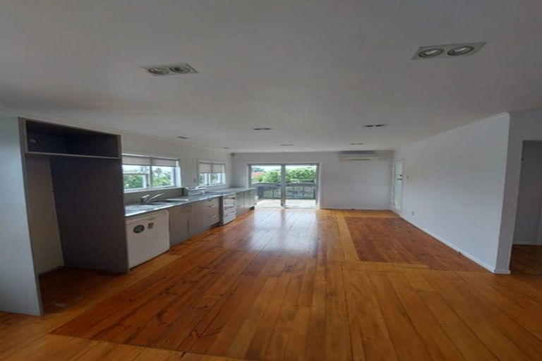 Photo of property in 5 Routley Drive, Glen Eden, Auckland, 0602