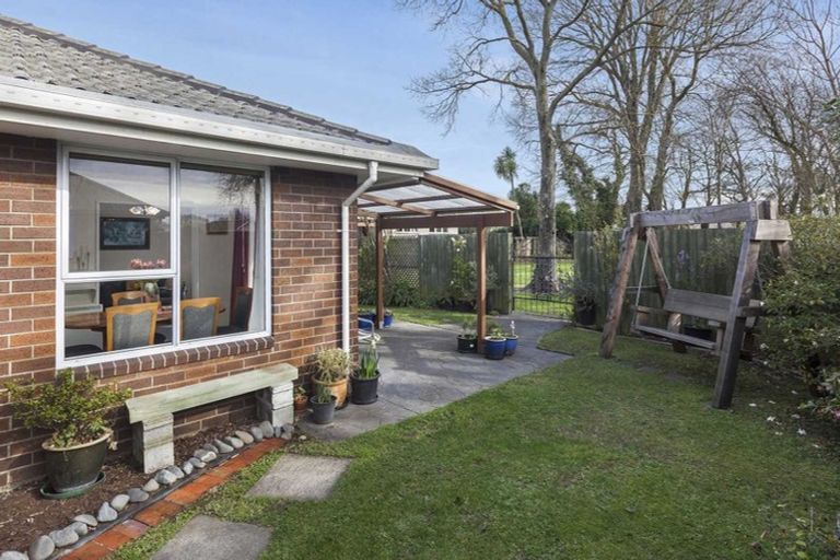 Photo of property in 2/11 Leith Place, Spreydon, Christchurch, 8024