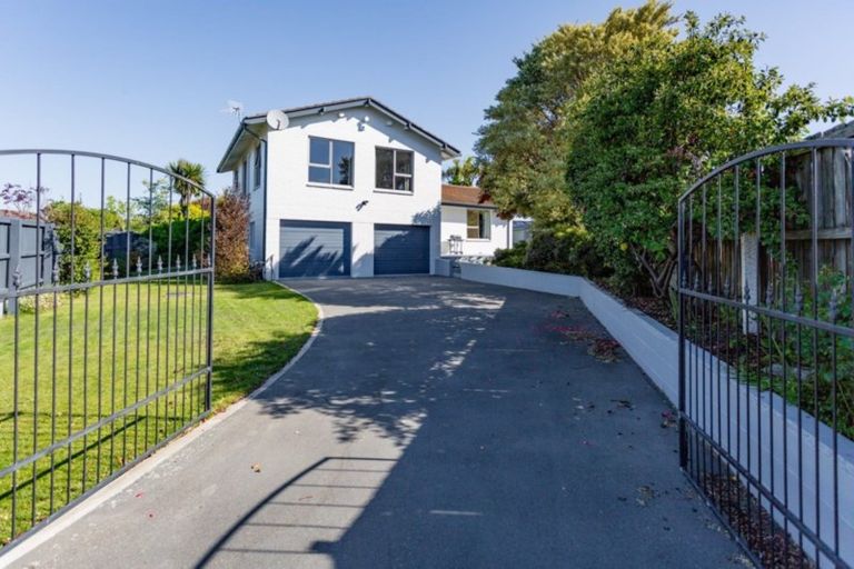 Photo of property in 25 Delaware Crescent, Russley, Christchurch, 8042