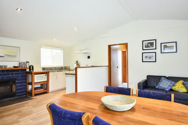 Photo of property in 140 Newcastle Street, Mahia, 4198