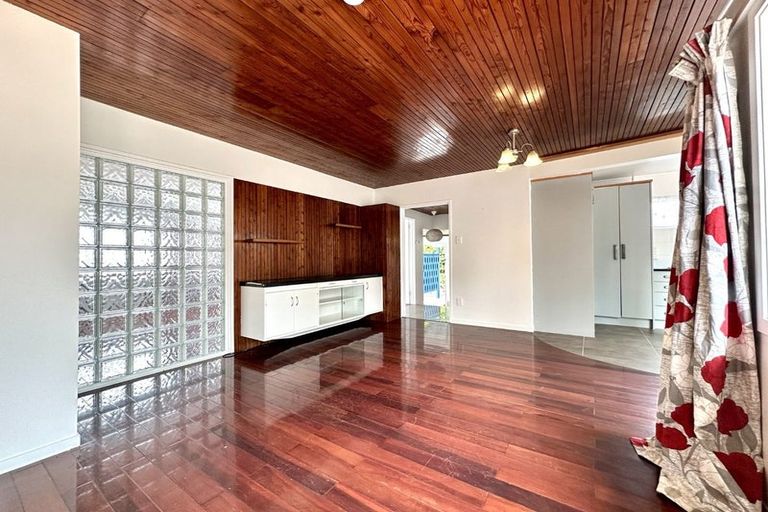 Photo of property in 358 Te Atatu Road, Te Atatu South, Auckland, 0610