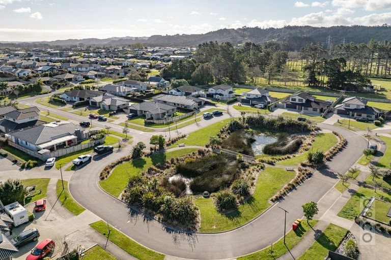 Photo of property in 11 Kahika Grove, Huapai, Kumeu, 0810