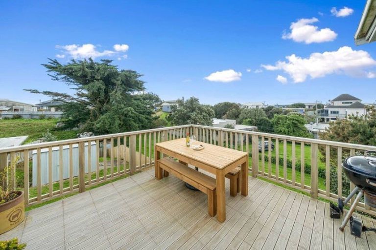 Photo of property in 22 Nelson Street, Foxton Beach, Foxton, 4815