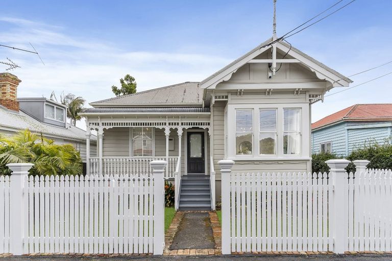 Photo of property in 4 Edenvale Crescent, Mount Eden, Auckland, 1024