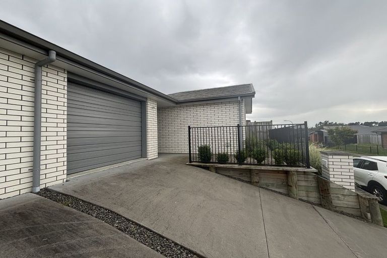 Photo of property in 2/12 Bostonkip Crescent, Fitzroy, Hamilton, 3282