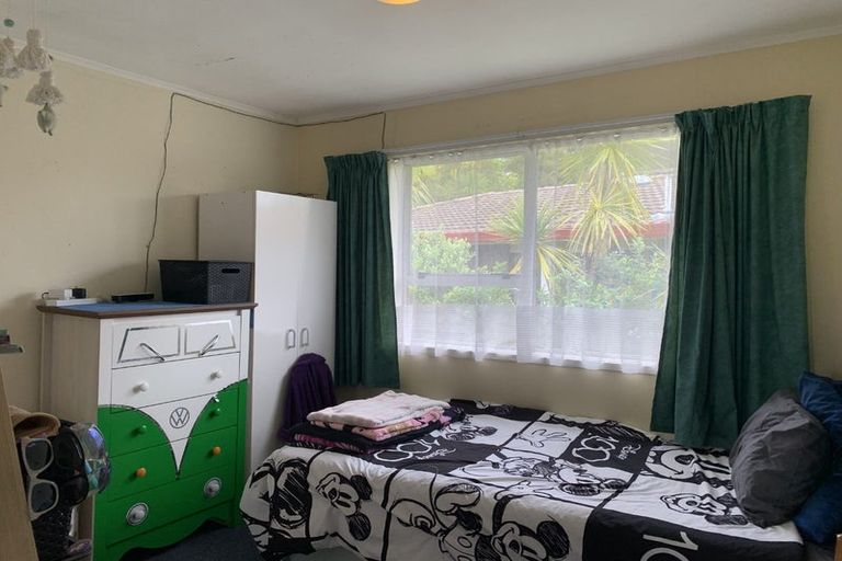 Photo of property in 10 Ciprian Place, Henderson, Auckland, 0612