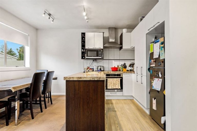 Photo of property in 21 Dinton Street, Russley, Christchurch, 8042