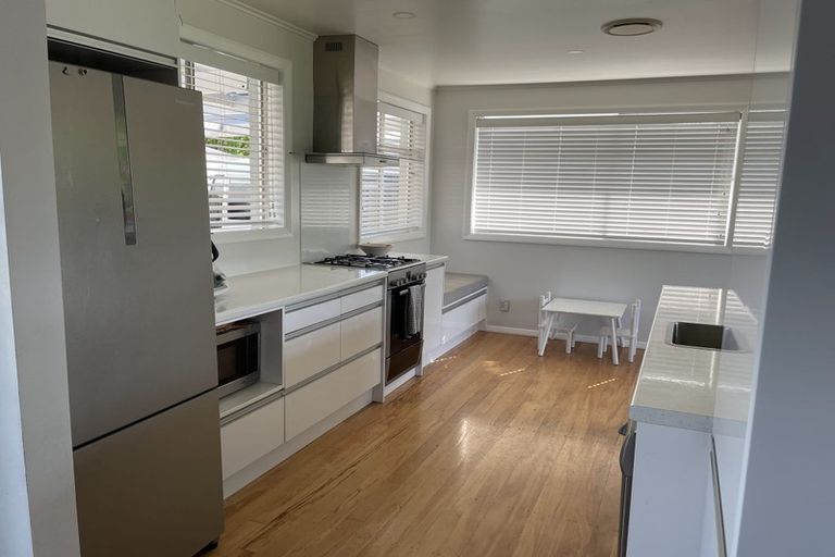 Photo of property in 11 Gerrand Place, Chedworth, Hamilton, 3210