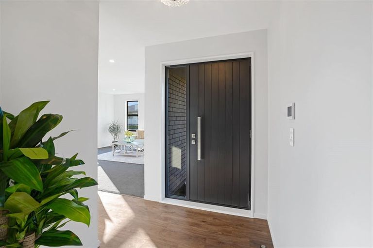 Photo of property in 13 Salkeld Place, Woodend, 7610